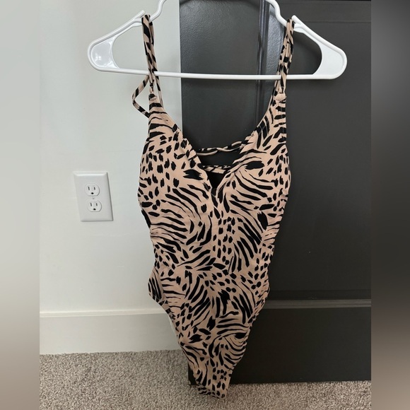 Shade & Shore One Piece Bathing Suit Animal Print - Picture 1 of 2